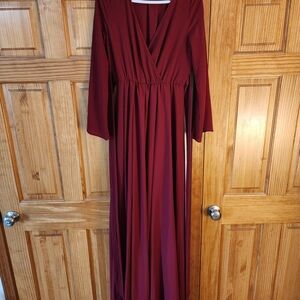 Elegant Burgundy Maxi Dress